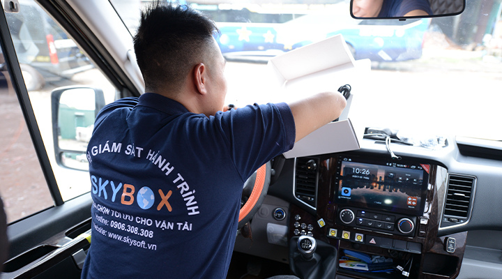 Đội ngũ kỹ thuật Skysoft lắp đặt tận nơi
