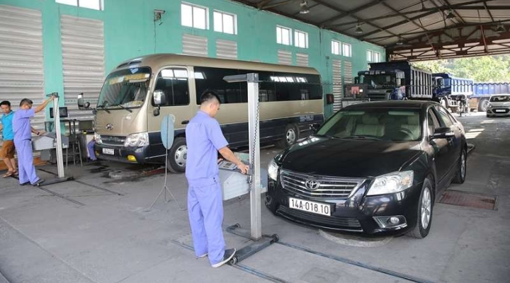 Bộ Xây dựng đề xuất dùng VNeID thay giấy đăng ký xe khi đi đăng kiểm