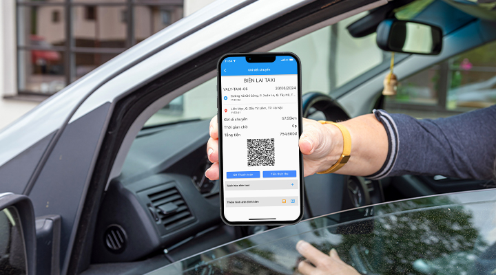 Ngay sau khi kết thúc chuyến đi, thiết bị có thể hỗ trợ in hóa đơn hoặc kết nối với hệ thống hóa đơn điện tử, mang lại sự thuận tiện cho cả tài xế và khách hàng