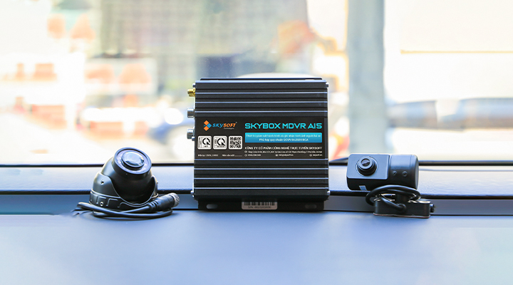 SKYBOX MDVR AI5 là thiết bị giám sát hành trình và ghi nhận hình ảnh thế hệ mới của Skysoft, tích hợp trí tuệ nhân tạo AI, GPS và hệ thống camera đa kênh Full HD 1080p trên cùng một nền tảng